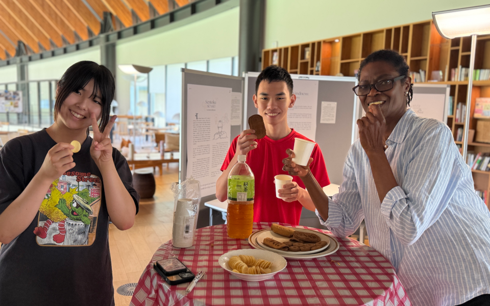 執筆の背後にある心と、そこから育まれるコミュニティを讃え