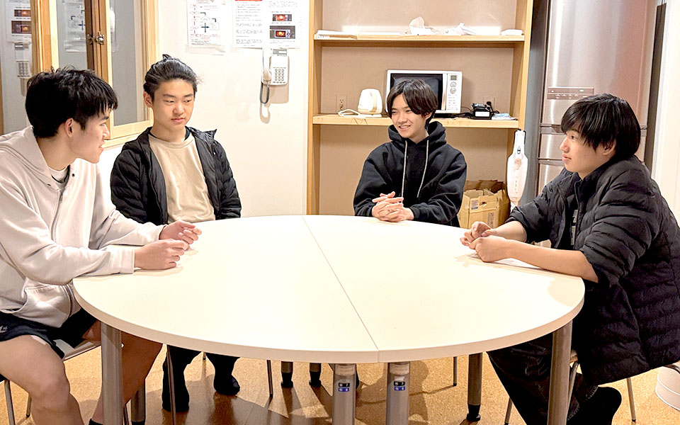 学生寮　Living room