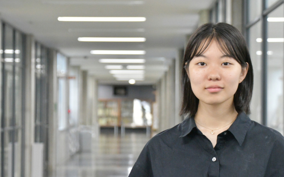 「モナリザの視線」の謎に挑む研究で菅沼賞受賞。4年の沖山琳世さんが「第31回日本顔学会大会」で